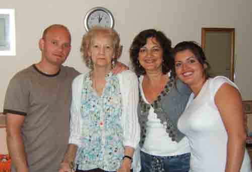 (left to right), Lee, mum, Ruth and Hannah, 15 September 2007, Crown Walk, Alconbury